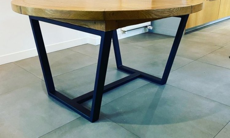 Fabrication et pose d'un piètement de table sur ST AUBIN-DE-MEDOC.