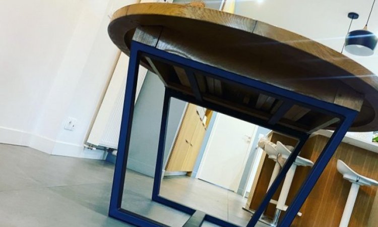 Fabrication et pose d'un piètement de table sur ST AUBIN-DE-MEDOC.